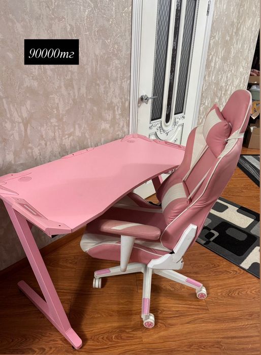 Продается школьный уголок для девочки