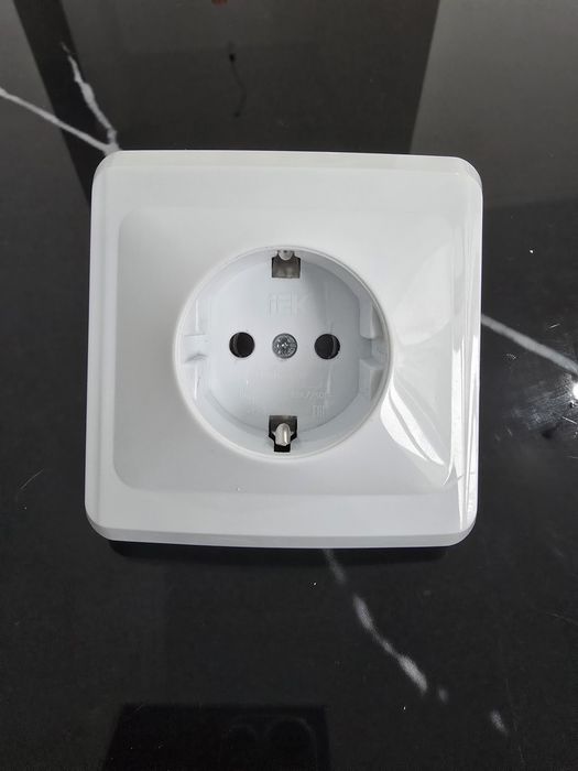 Продам одинарные розетки 7 штук