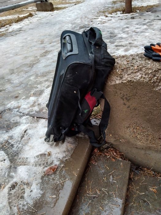 Продам чемоданы сумку б/у груша боксерская стойка