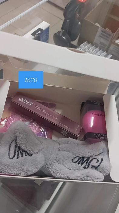 Подарки, боксы на 8 марта