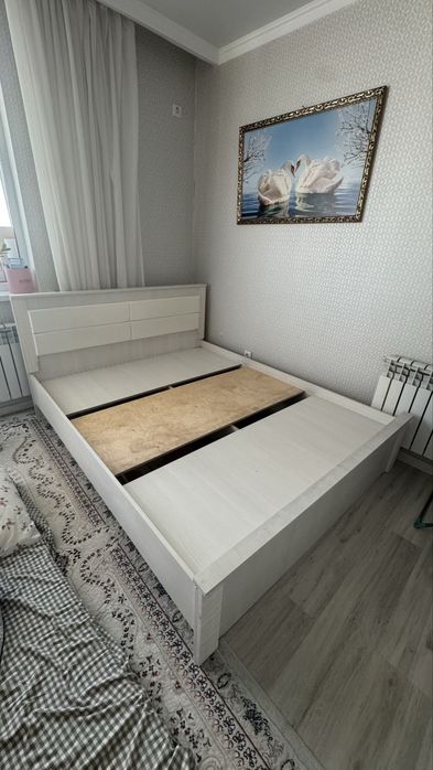 Продам двухспальную кровать