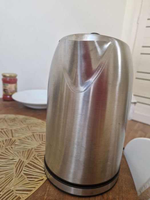 Fierbător de apă Heinner