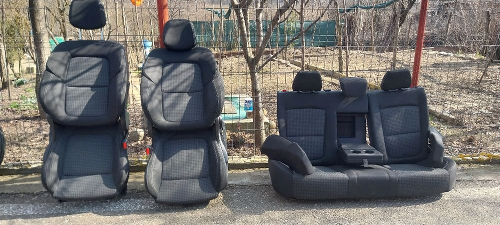 Vând scaune fata plus bancheta spate inclusiv cotiera Renault talisman