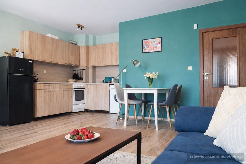 Дава се под наем Тристаен апартамент в Варна, Център - 88 кв.м за 770 € - Снимка #1