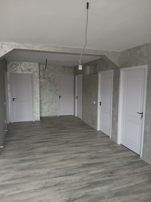 Vănd casă la cheie pe parter in Balș  str.Cireșului