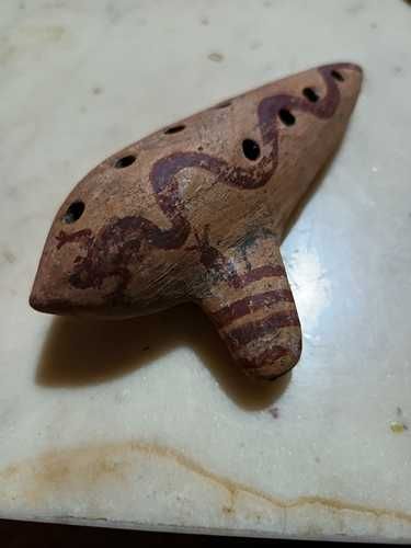 Свиреща с 10 тона стара окарина.  OCARINA