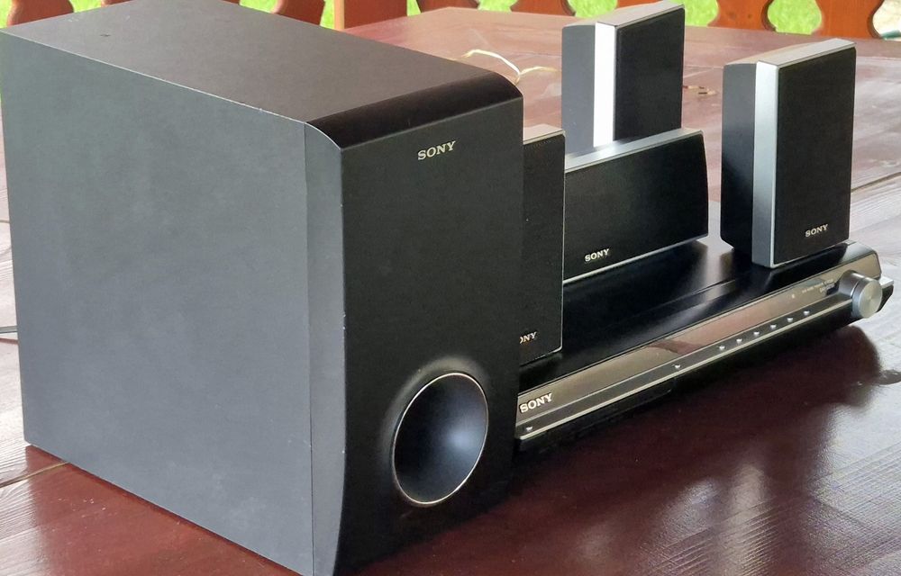 Система за домашно кино Sony DAV-DZ230 (5.1) – Пълен комплект