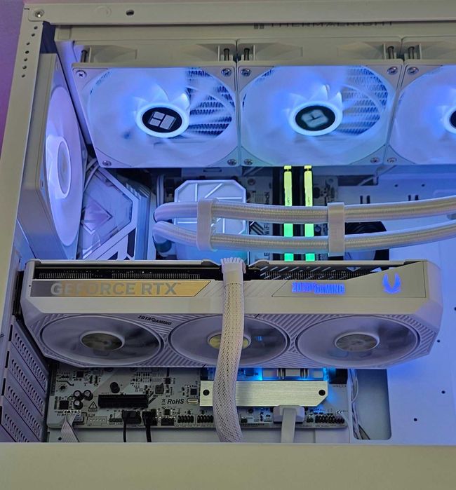 Ryzen 7-7800X3D/RTX 5070/RAM 32GB/SSD 1TB/Чисто Нов+Гаранция!