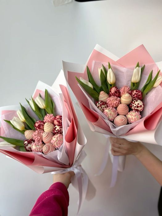 Тюльпаны оптом и в розницу клубника в шоколаде