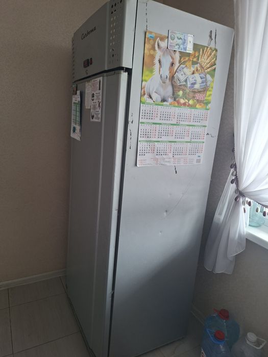 Холодильник  Carboma