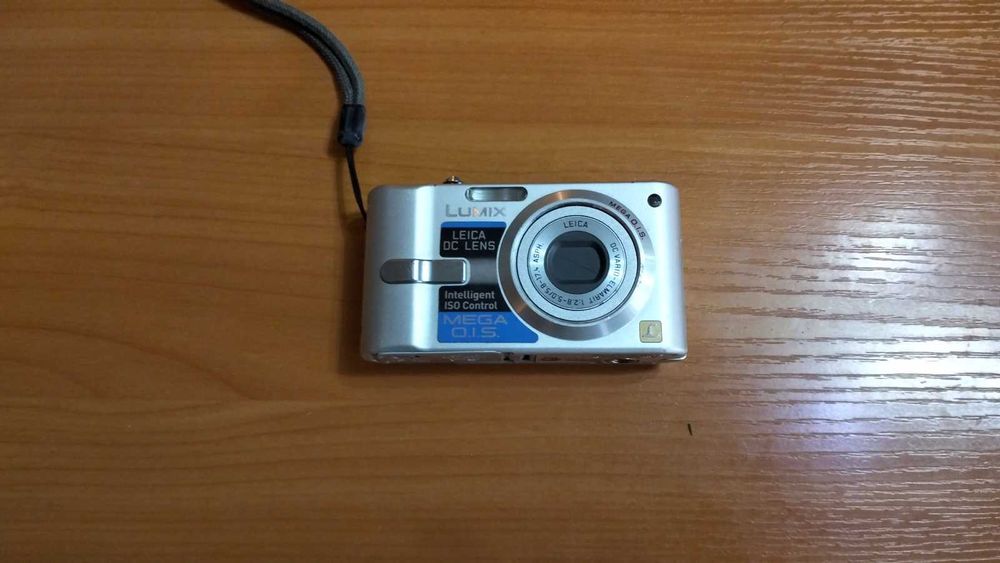 Фотоаппарат Panasonic DMC-FX12 (цифровой)