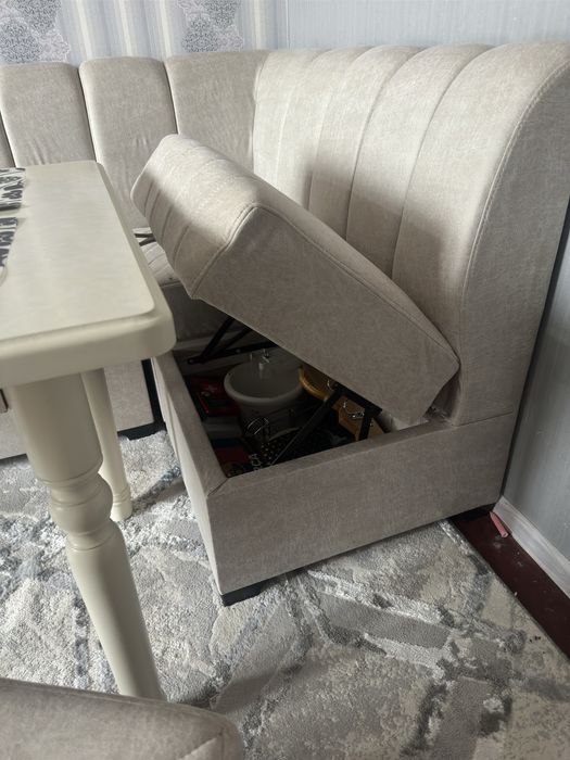 Кухонный уголок сотилади