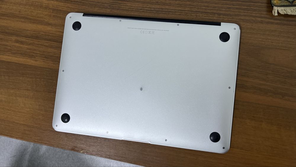 Macbook 13, (2015г) - 128 gb