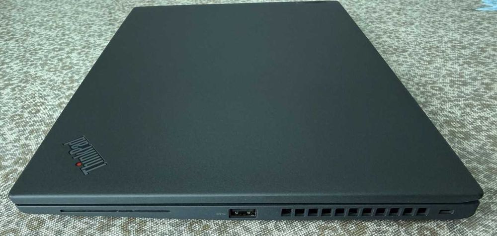Ноутбук Lenovo ThinkPad T14s Gen 3