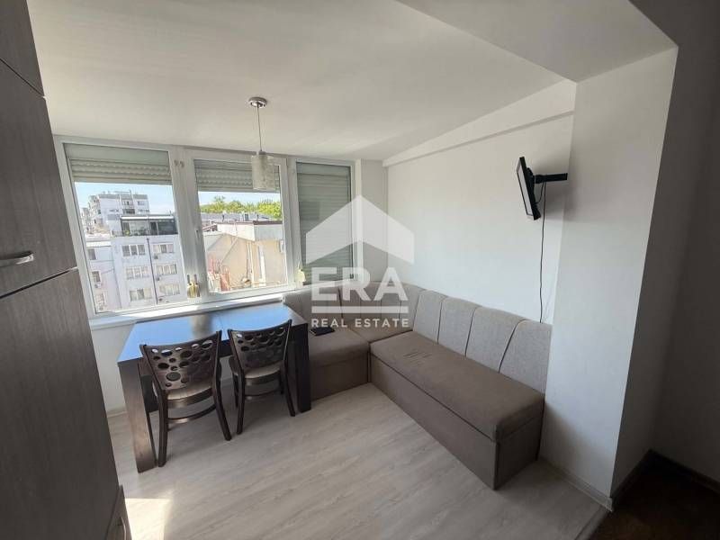 Продава се Тристаен апартамент в Варна, Владислав Варненчик - 70 кв.м за 982 €/кв.м - Снимка #1