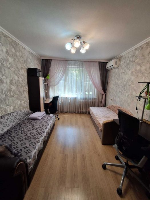 Продажа 3-комнатной квартиры Детская больница