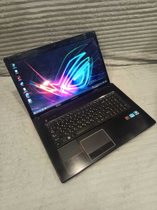 Ноутбук Core i7/17 Дюйм/8 ОЗУ!