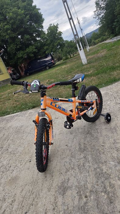 Vând bicicleta cube