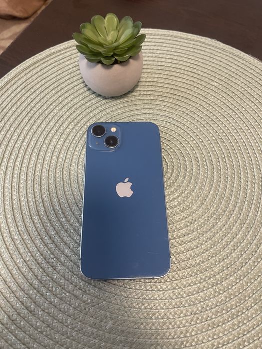 Продавам iPhone 13 128GB в отлично състояние