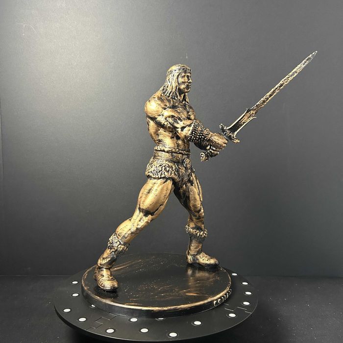 Фигурката на Конан Варварина