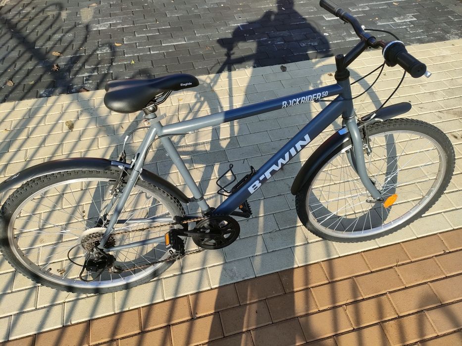 Bicicleta B TWIN Rockrider 50, dimensiune roti 24 inch, folosita o var