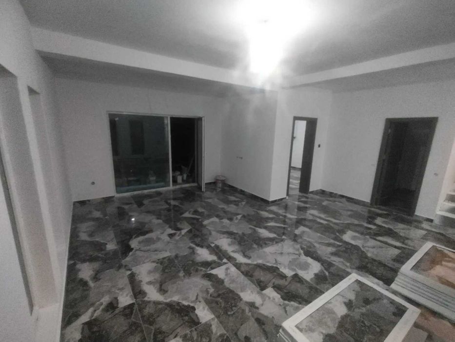 Reparații, revopsiri, finisaje la cerere direct la meseriaș.