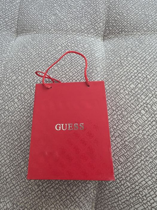 Часы Guess в отличном состоянии