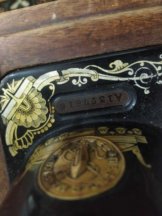 Продается швейная машинка Zinger