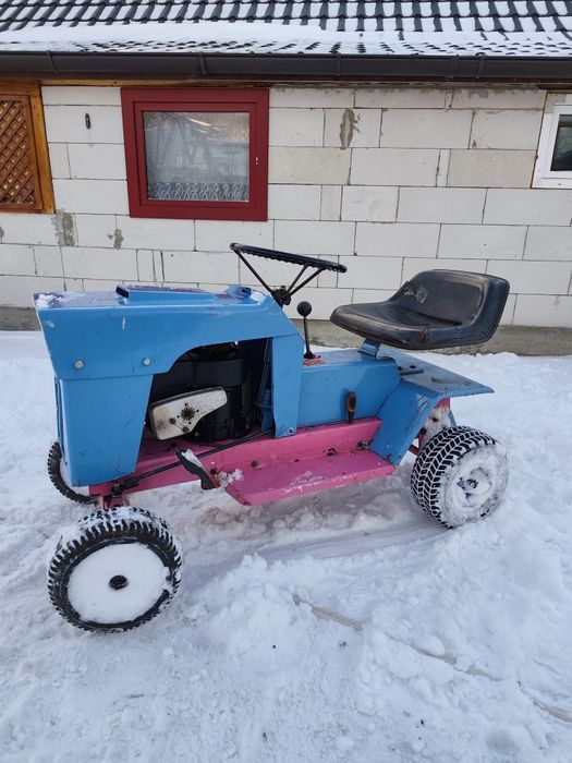 Vând kart tip tractoraș