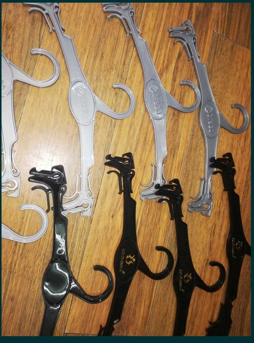 Малки закачалки подходящи за бельо,бански,дет.дрехи