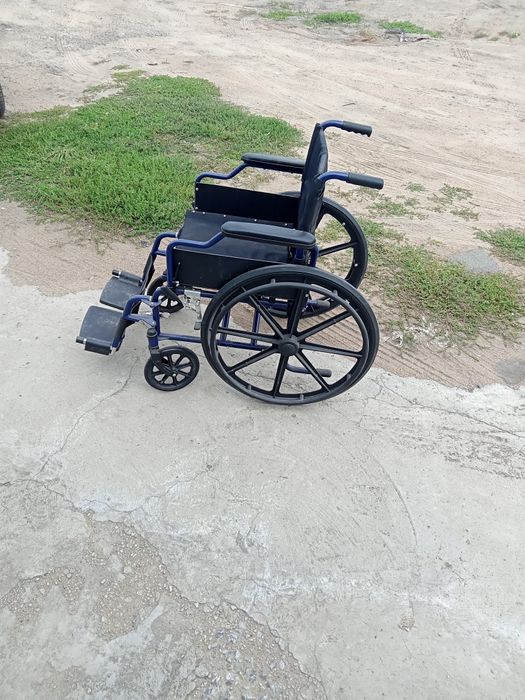 Продам инвалидную коляску