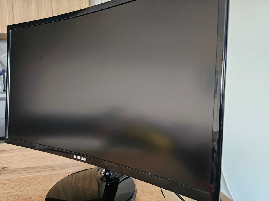 Samsung C24F390FHU | 60 Hz | Curved VA | 24 inch/60 cm | 1920x1080|FHD