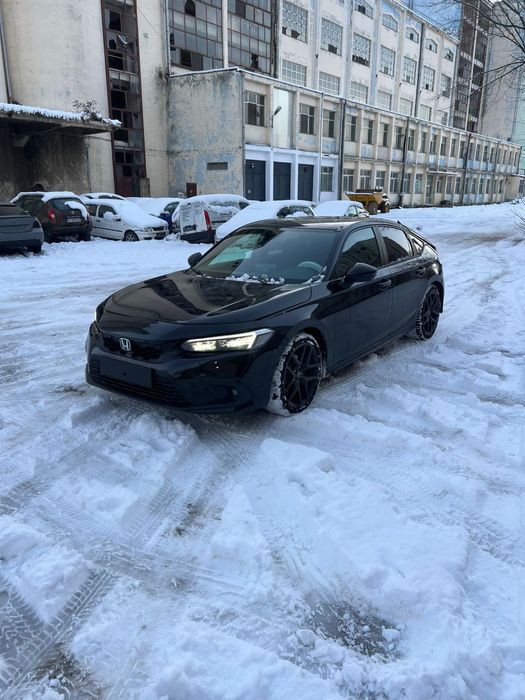 Honda Civic 2025 2600 KM 2.0 Benzina Hibrid  usor avariat / avariate
