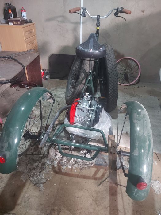 Продаётся трёх колёсный велосипед