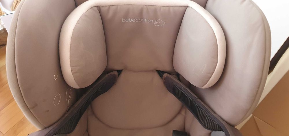 Столче за кола бебе Bebecomfort Axiss Въртящо се