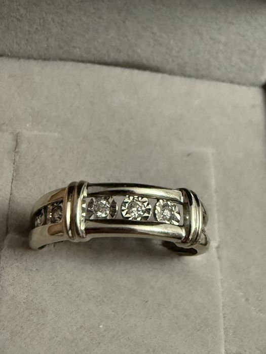 Бриллиантовое кольцо