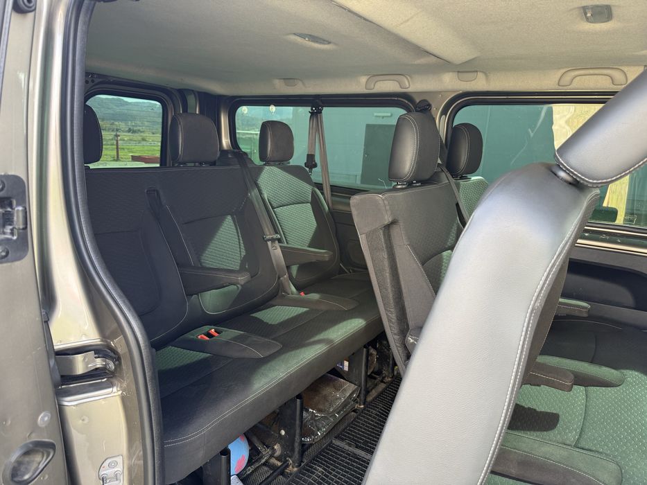 Opel Vivaro/Renault Trafic 8+1, model lung cu 5 usi, 129.000 km reali cu carte service, masina impecabila