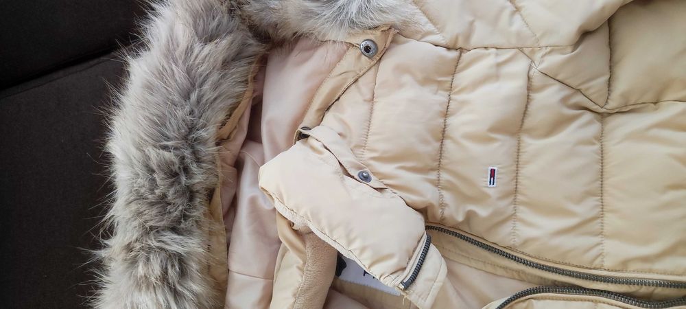 Дамско зимно яке Tommy Jeans