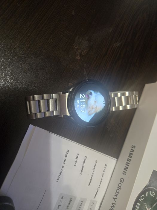 Продавам смарт часовник самсунг