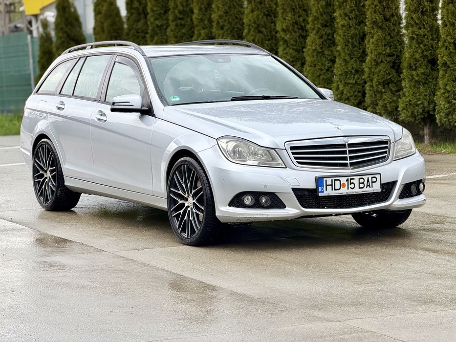 Mercedes Benz C220 Avangarde 2.2CDI 6+1 Manual