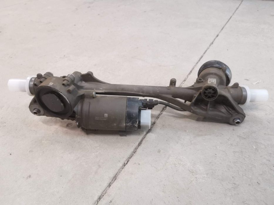 Ауди А3 / Audi A3 8Y Оригинална кормилна кутия в добро състояние