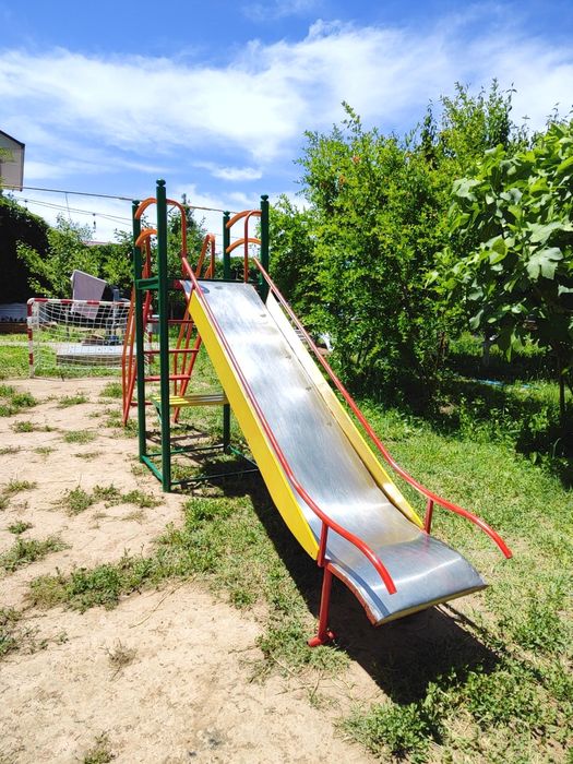 Продаётся детская горка.