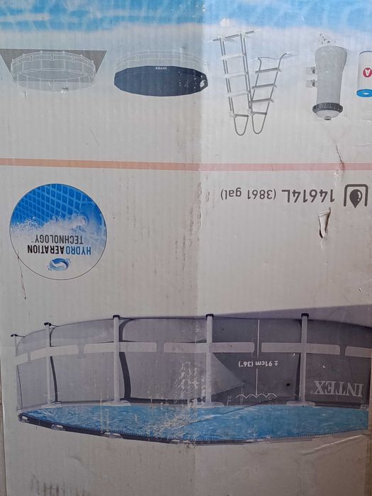 Бассейн Intex огромный продается