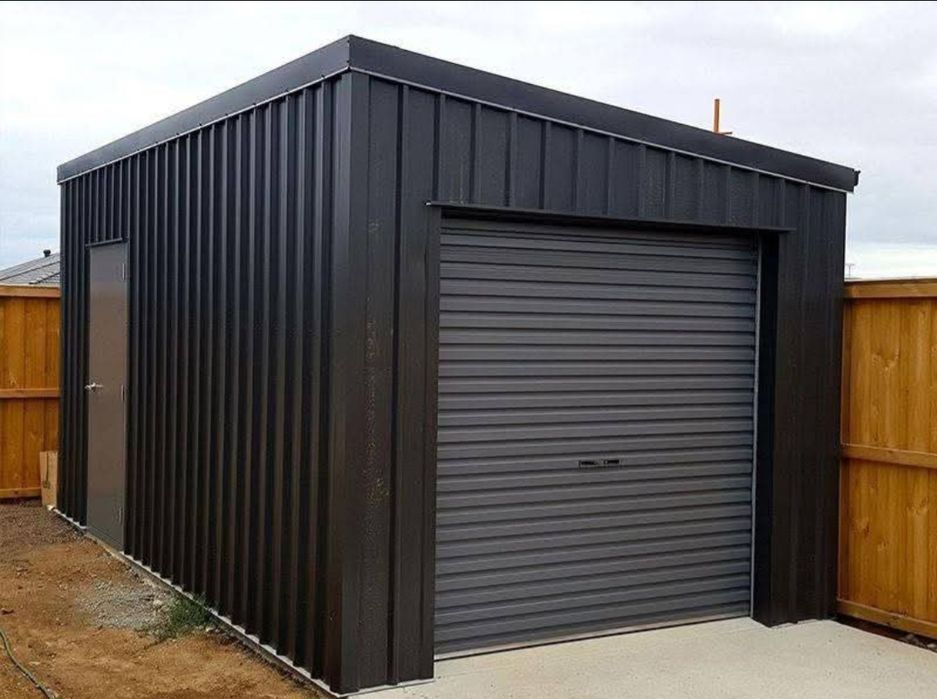 Vand garaj auto pe structura metalica