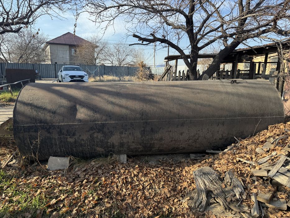 Цистерна диаметр 1,2 м, длина 3,8 м