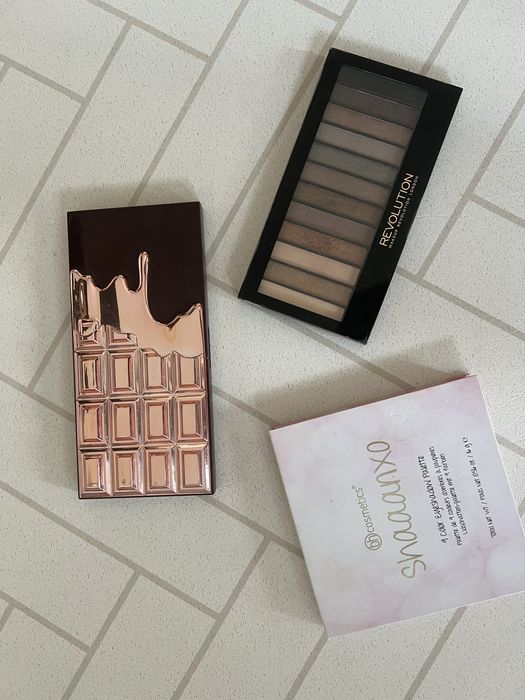 Лотове козметика на марките Too Faced, Catrice, Essence, Maybelline