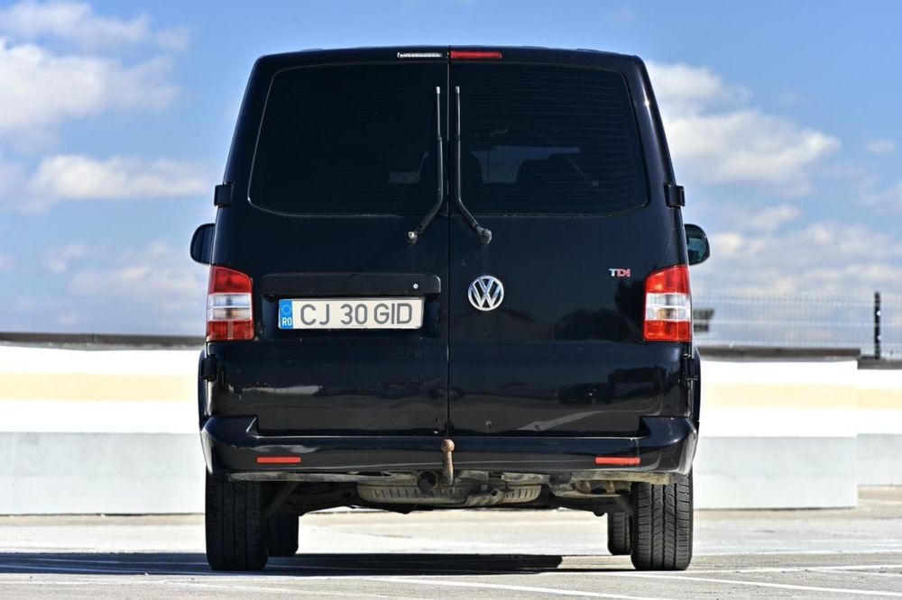 Volkswagen Transporter-T5-2010-5 locuri-180 cp-DSG