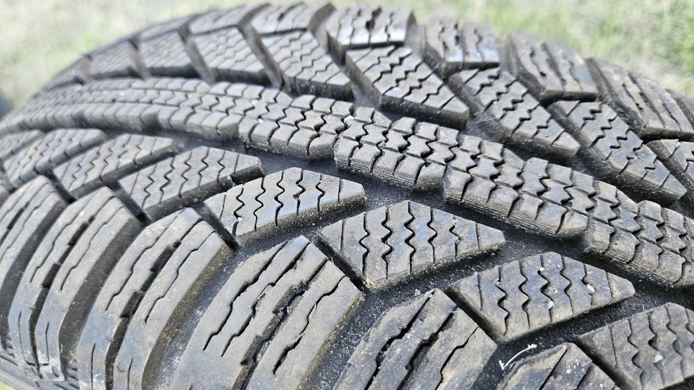 2бр гуми 175 65 14 семперит