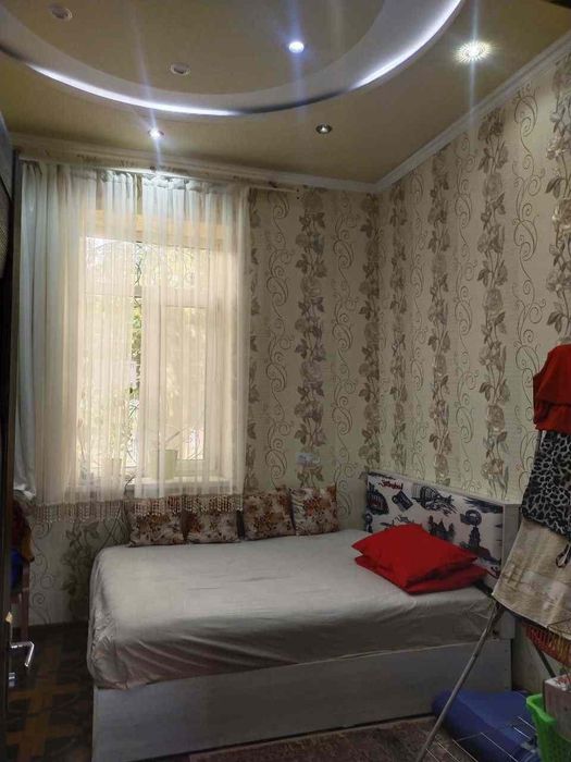 Ташкентская область город чирчик Тройцк
Продаётся #2ком 1этаж середин