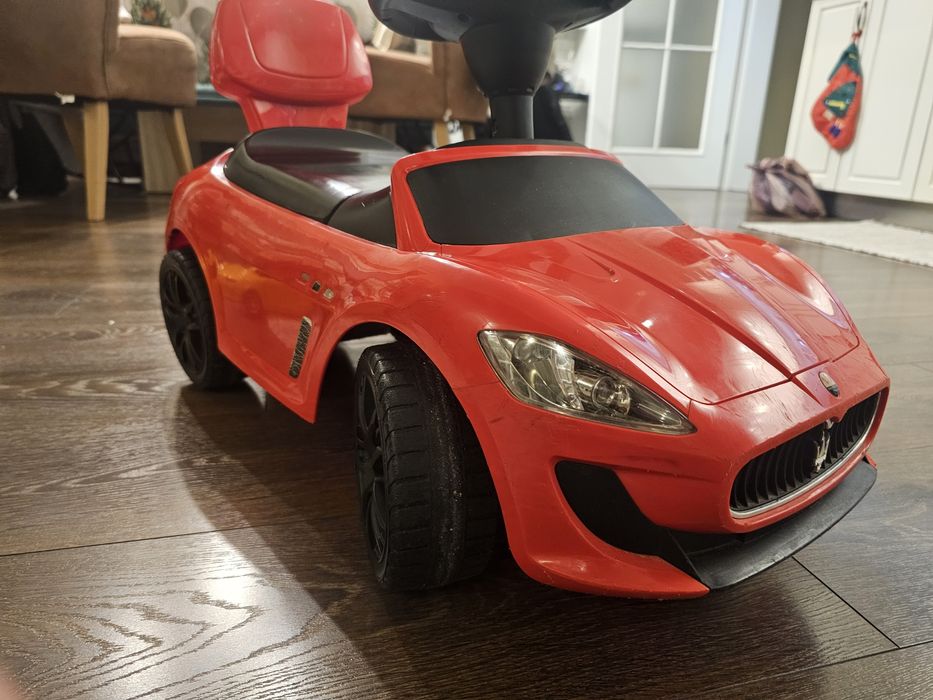 Детска кола за яздене Maserati – запазена, здрава